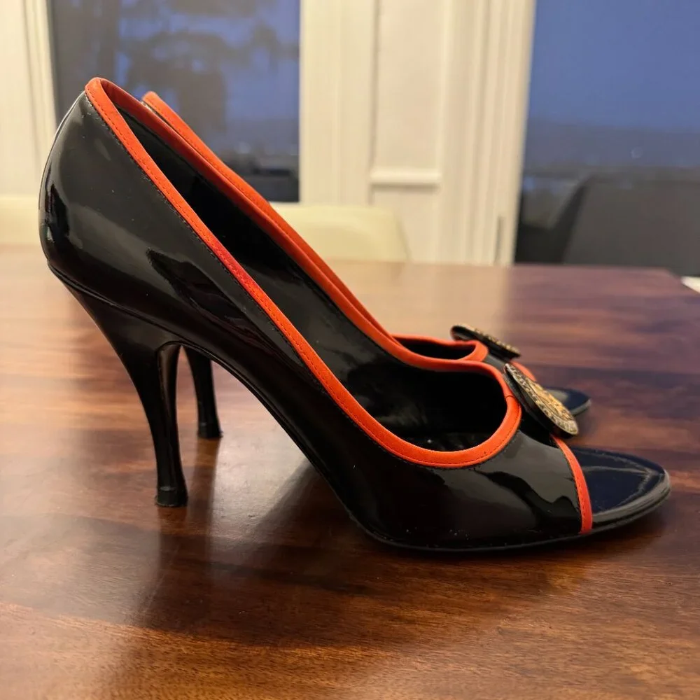 Vintage FENDI Black Patent Gold Medallion Peep Toe Pump - Picture 6 of 13